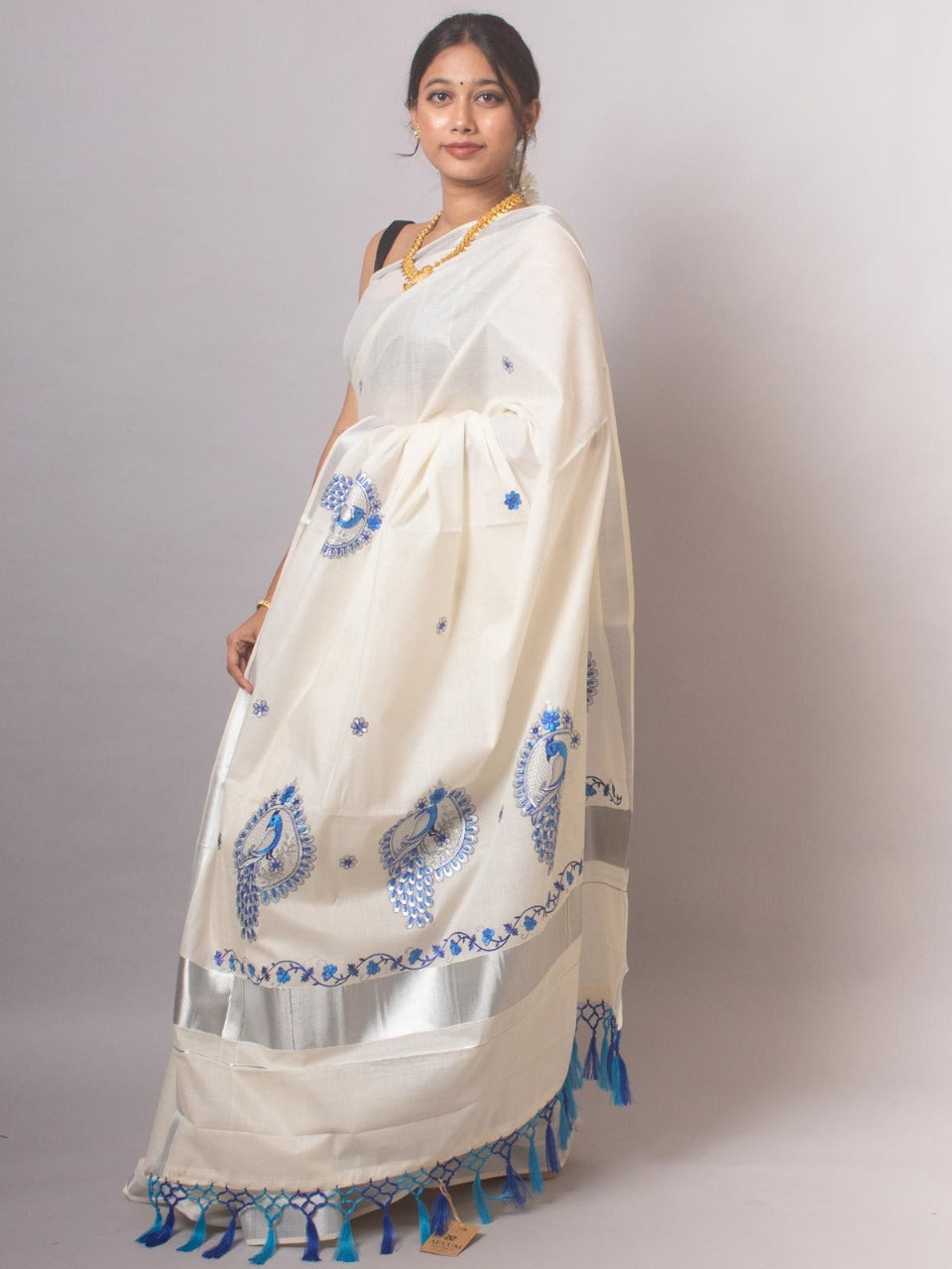 Traditional Kasavu Saari