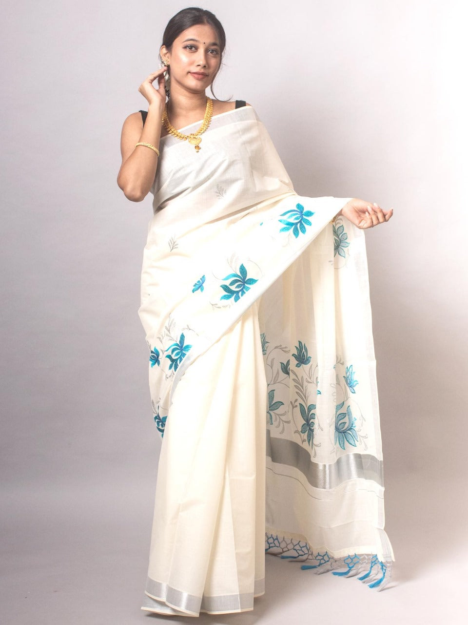Traditional Kasavu Saari