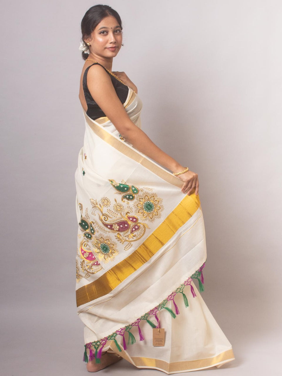 Traditional Kasavu Saari