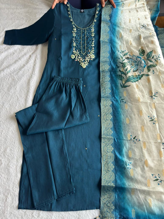 Morpich Kurti Pant Dupatta Set