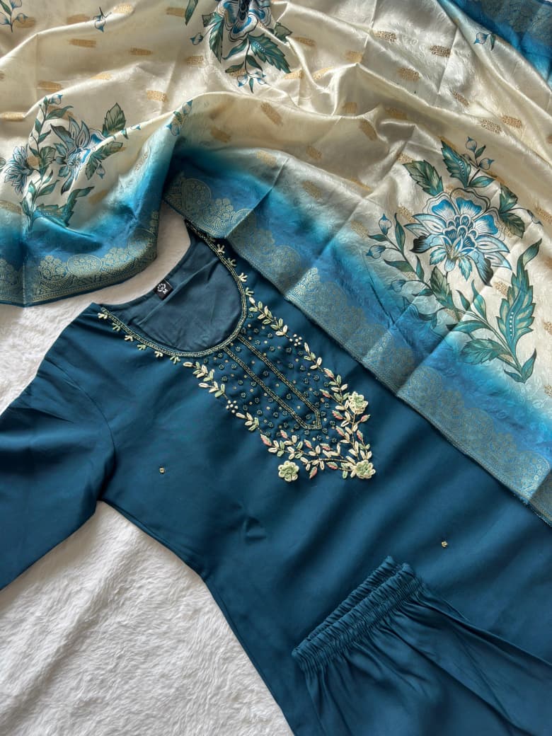 Morpich Kurti Pant Dupatta Set