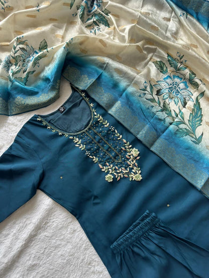Morpich Kurti Pant Dupatta Set