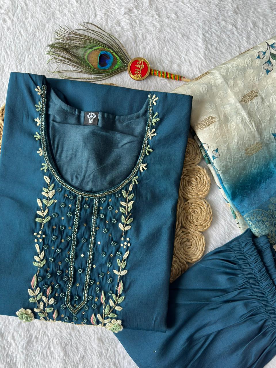 Morpich Kurti Pant Dupatta Set