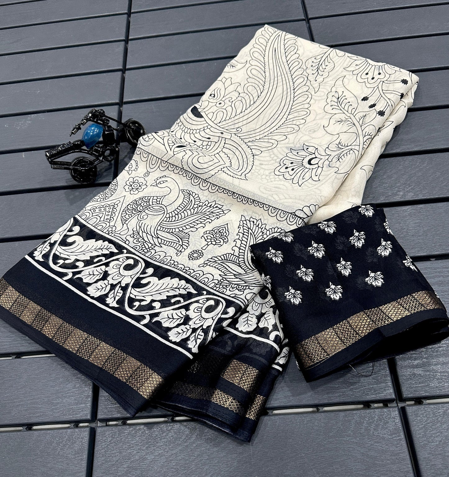 Dijhayne Saree