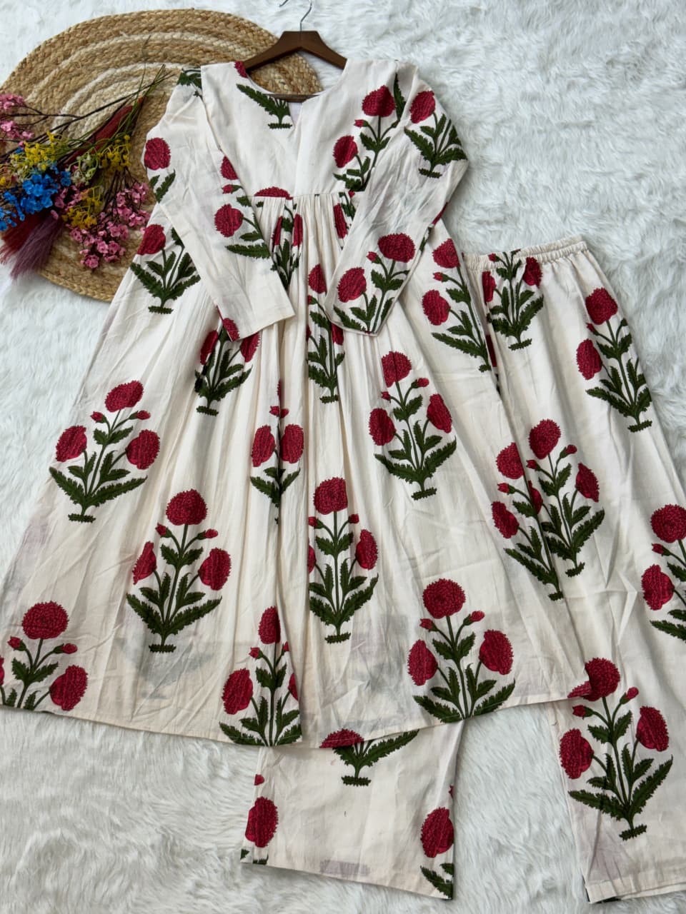 TRENDING PREMIUM KURTI